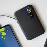 Forever Powerbank med indbygget Lightning Kabel - 5000 mAh - Sort   